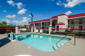 Red Roof Inn Kingsland - Pool