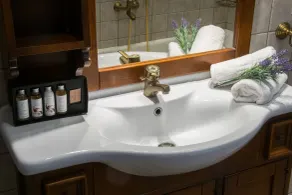 Archetypo 1855 - Villas and Suites - Bathroom