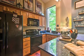 Cozy Wintergreen Resort Condo: Walk to Ski Lifts! - Parte interna