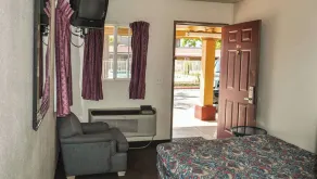 California Suites Motel - Værelse