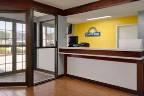 Days Inn by Wyndham Dillon - Hall