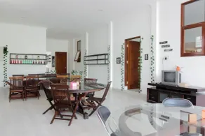 RedDoorz Premium near Stasiun Lenteng Agung - Restaurant