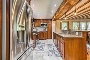 Game Room & Yard: Greentown Home Near State Park - Interiør