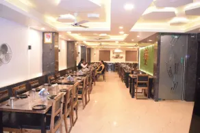 Gopi Hotel And Restaurant - Restaurant