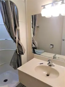 RED CARPET INN LOUISVILLE NORTH -Jeffersonville In - Salle de bain