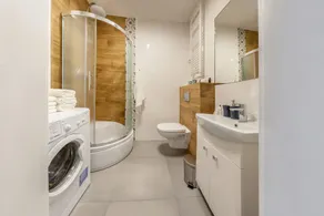 FriendHouse Apartments - Baño