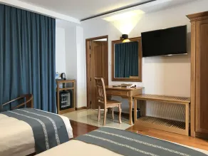 Dragon Phoenix Hotel - Room