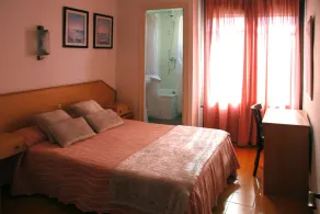 Can Setmanes by CozyCatalonia - Hostal Central Blanes - Quarto