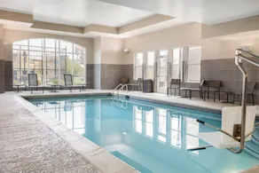 Residence Inn by Marriott Kansas City at The Legends - Piscine