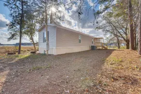 Lakefront Wetumpka Escape w/ Furnished Deck! - Interiör