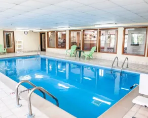 Quality Inn & Suites Lebanon I-65 - Piscine