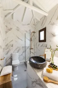 Skiathos Avaton Suites & Villas, Philian Hotels and Resorts - Badrum