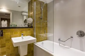 Holiday Inn London Watford Junction by IHG - Baño