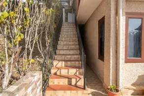 Itsy Hotels Avantika With Forest View - Saguão