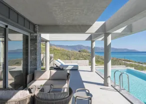 Luxurious Seafront Villa Karystos - Pool