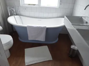 Holly Tree House - Bathroom