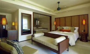 Constance Ephelia - Room
