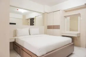 Comfort Studio at Kebagusan City Apartment By Travelio - Habitación