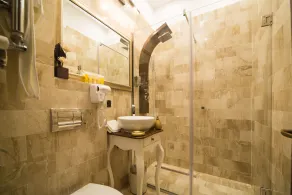 Hotel 5 Continents - Bathroom