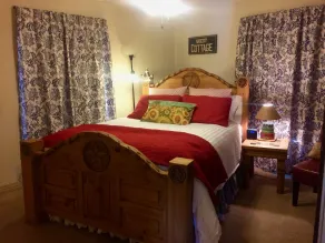 The Old Liberty Schoolhouse B&B - Rum