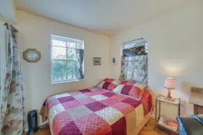 Cozy Rogers Studio Apt w/ Lake Access & Fire Pit! - Interiør