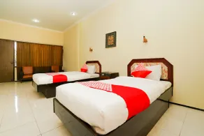 RedDoorz at Hotel Tampiarto Probolinggo Jawa Timur - Room