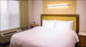 SpringHill Suites by Marriott New York LaGuardia Airport - Room