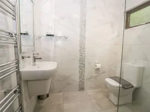 Lavender Lodge - Baño