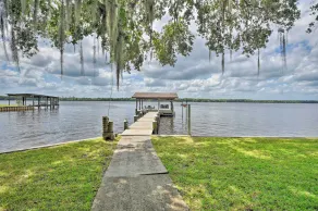 Picturesque Retreat on St Johns River + Docks - Interiør