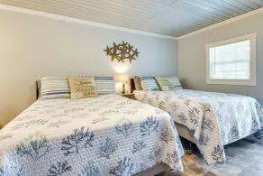 1 Mi to Pier: Ocean Isle Beach Studio w/ Patio! - Interiør