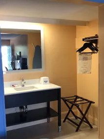 Days Inn by Wyndham Fort Myers Springs Resort - Chambre