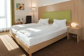 Hotel AVIVA by APOLONIA - Chambre