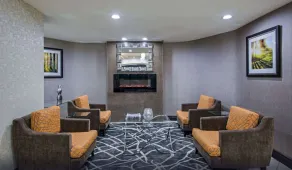 Quality Inn & Suites Regina Downtown - Vestíbulo