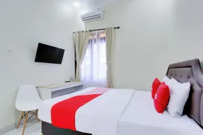 RedDoorz Syariah at Griya Wisata Wonogiri - Room