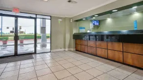 Studio 6 Texarkana TX - Hall