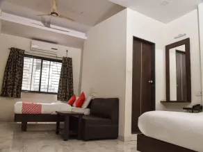 Hotel O Nashik Near Vijay Mamta Theatre Formerly Sahara Inn - Værelse