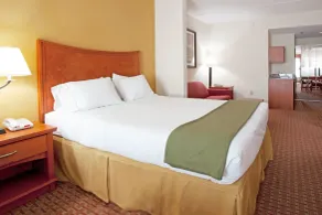 Holiday Inn Express Hotel & Suites Jacksonville North-Fernandina by IHG - Room