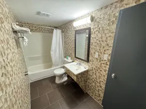 Essence Express Elizabeth EWR Airport - Salle de bain