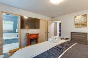 PNW home with Sundance Hot Tub home - Interiør