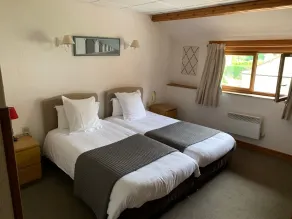 LOGIS - Auberge Du Colombier - Zimmer