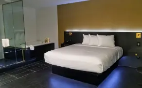 Glen Capri Inn and Suites - Burbank Universal - Vue de la chambre