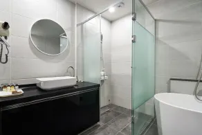 The Koryo Hotel - Bathroom