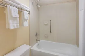 Baymont by Wyndham Griffin - Salle de bain