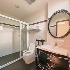 Marburg Hall - Bathroom