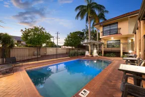 Pegasus Motor Inn and Serviced Apartments - Pool