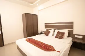 Compact Tea Square - Room