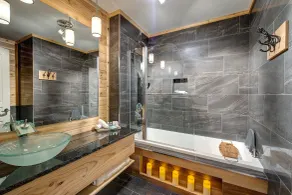 Auberge le Cosy Tremblant - Bathroom