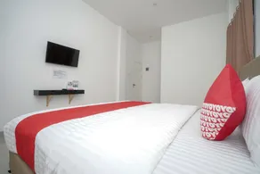 OYO 443 Hotel Barlian - Zimmer