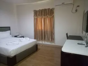 Meaco Royal Hotel - Tabaco - Room