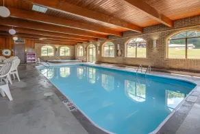 Comfort Inn Millersburg - Piscina